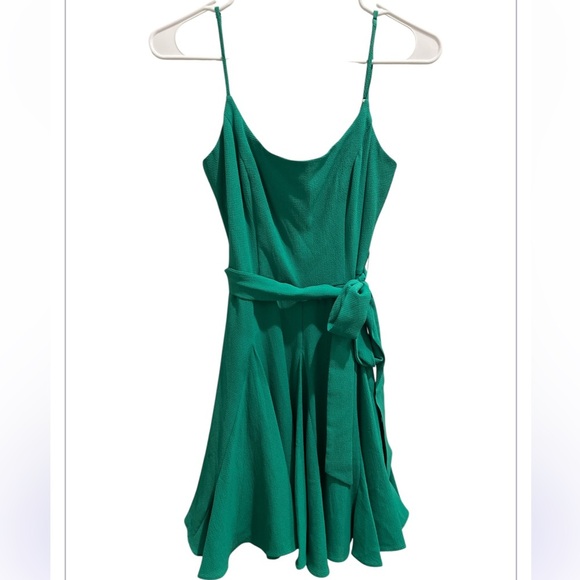 B Darlin Dresses & Skirts - New B. Darlin Size 1/2 Vibrant Green Spaghetti Strap Mini Dress